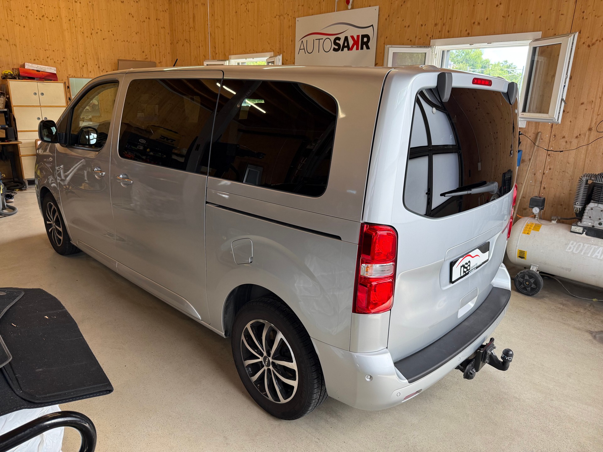 TOYOTA Proace Verso 2.0 D-4D Trend Medium Automatic-image-5