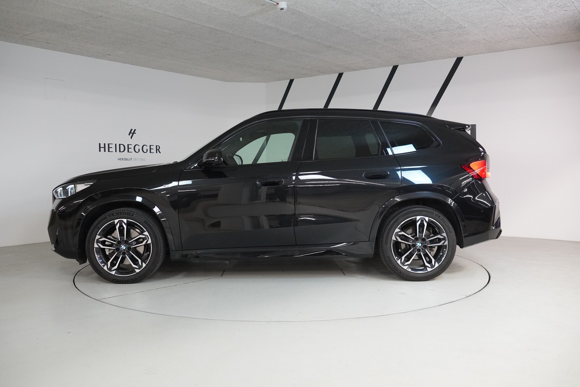 BMW X1 xDrive 23d 48V M Sport-image-3