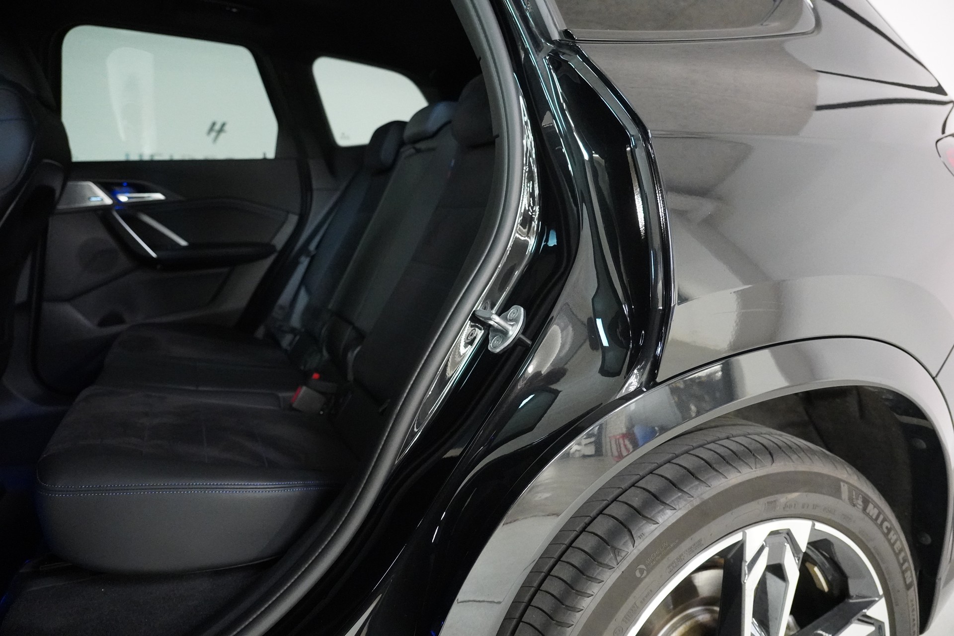 BMW X1 xDrive 23d 48V M Sport-image-12