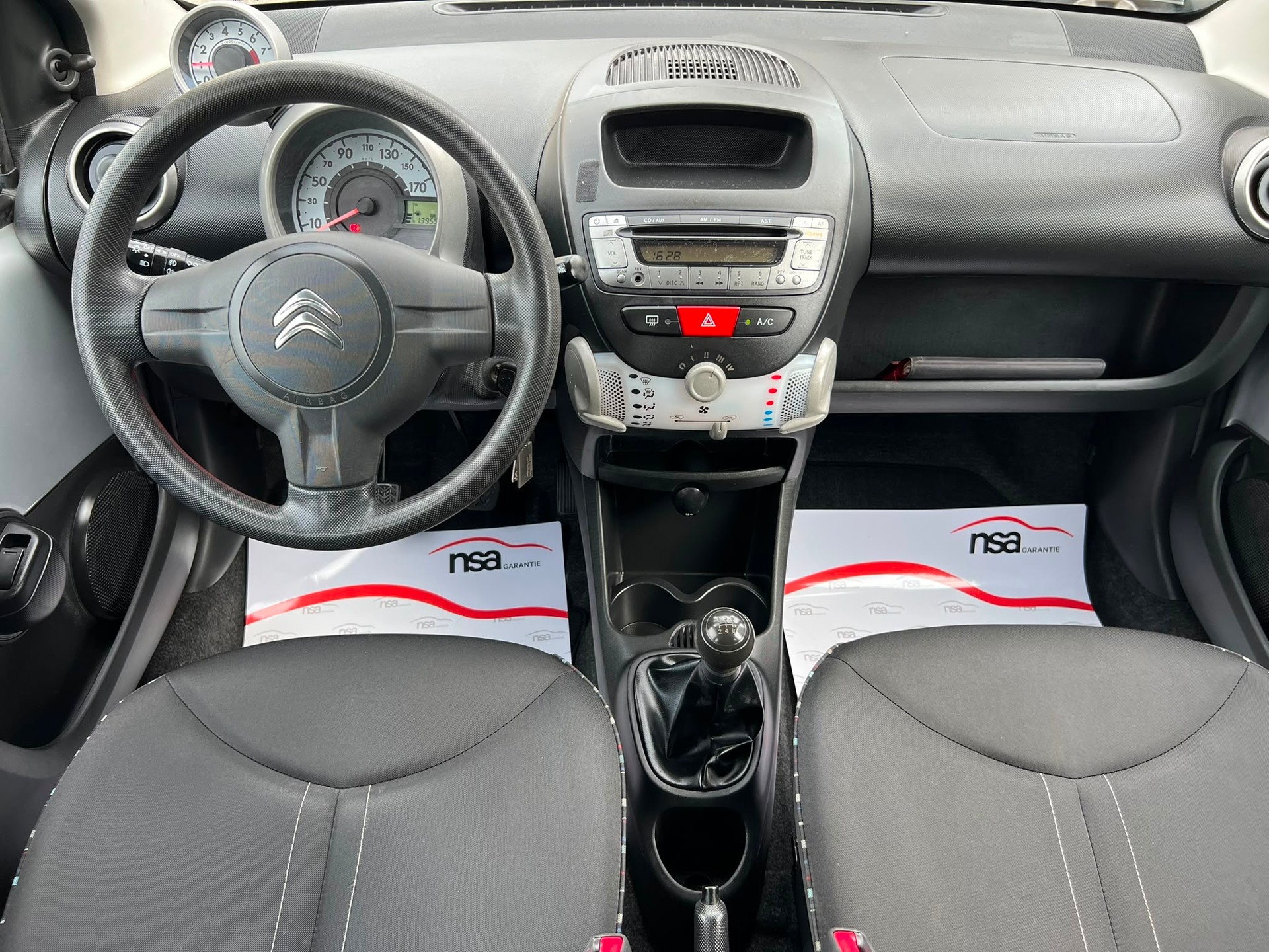 CITROEN C1 1.0i Exclusive-image-8