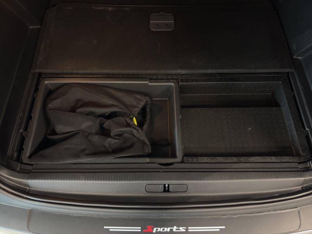 PEUGEOT 3008 225e Hybrid2 Allure Pack EAT8-image-15