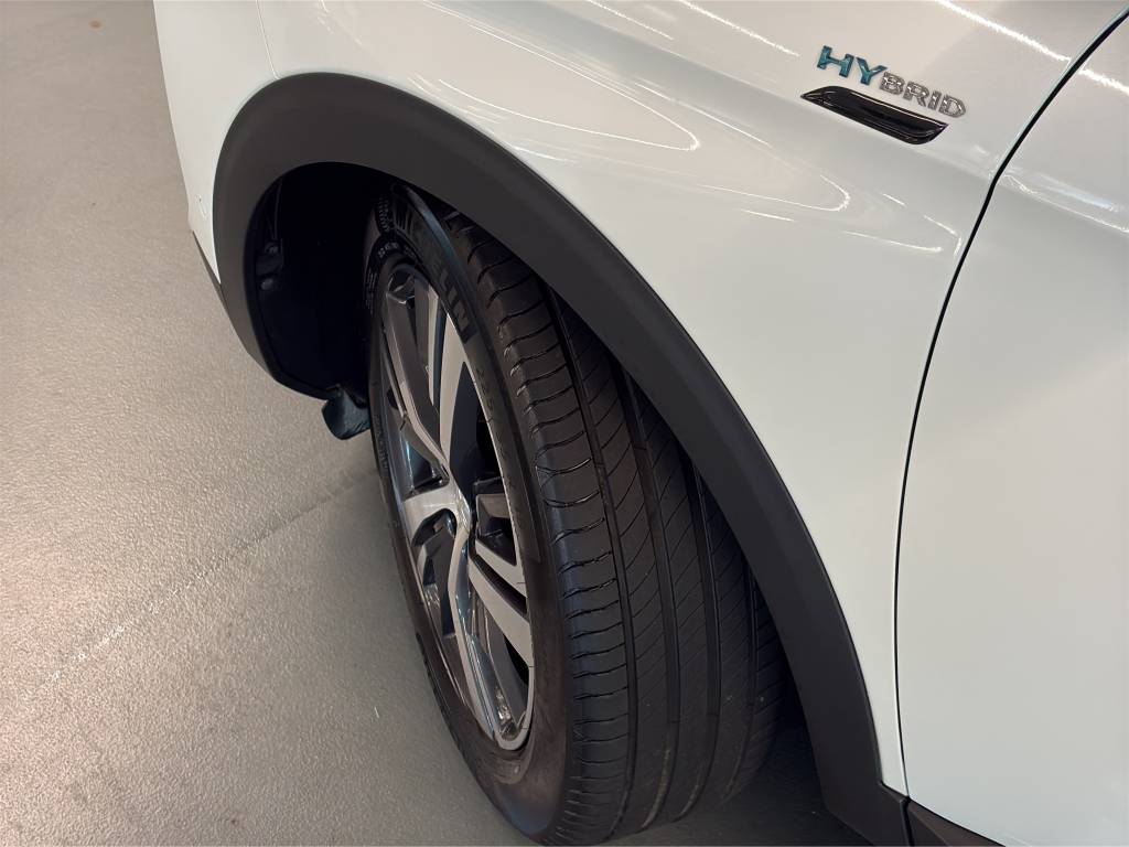 PEUGEOT 3008 225e Hybrid2 Allure Pack EAT8-image-11