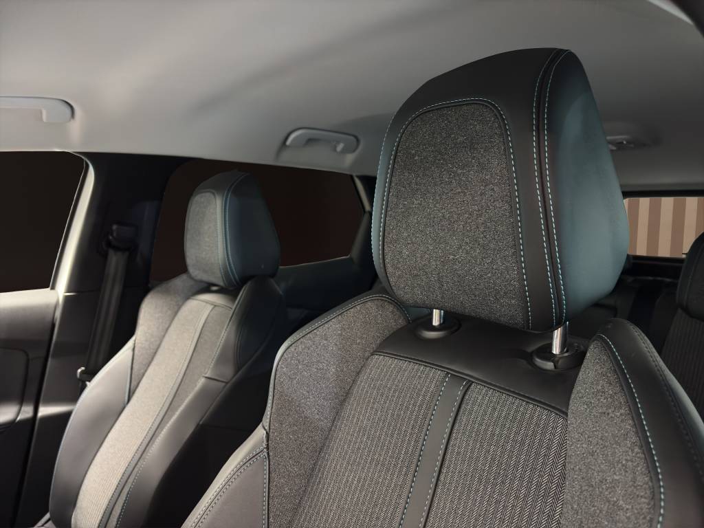 PEUGEOT 3008 225e Hybrid2 Allure Pack EAT8-image-14