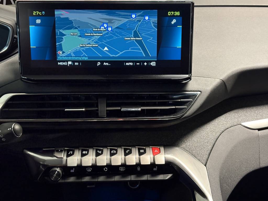PEUGEOT 3008 225e Hybrid2 Allure Pack EAT8-image-5