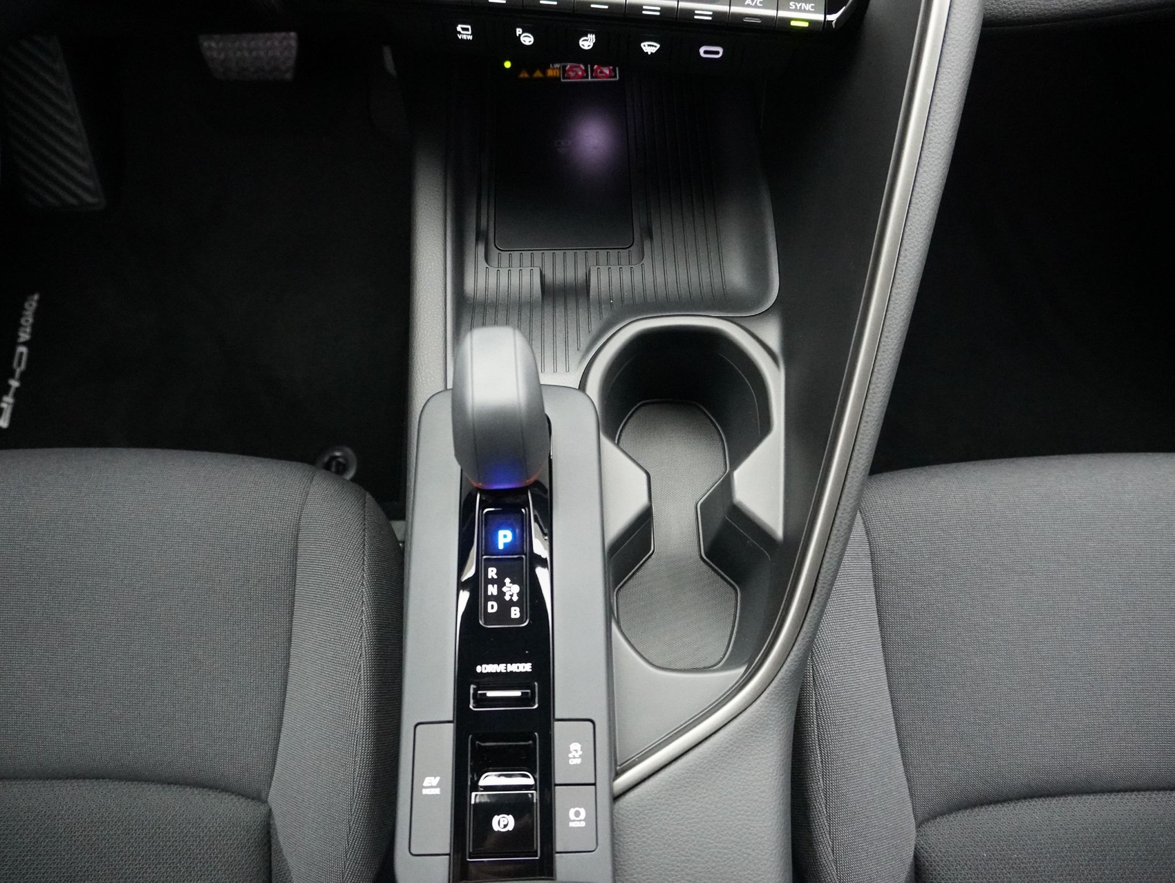 TOYOTA C-HR 2.0 HEV Trend ** 4X4 **-image-15