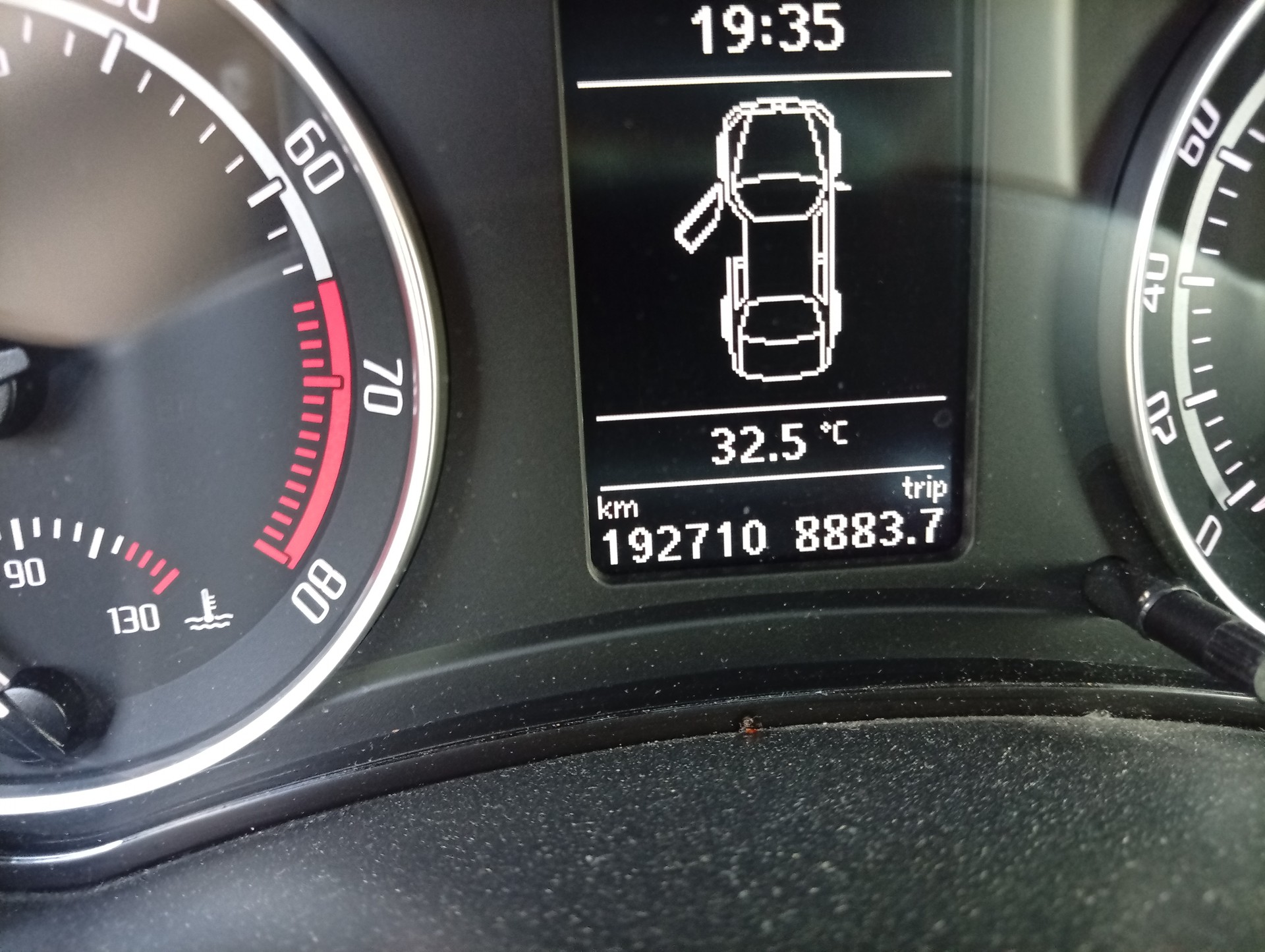 SKODA Octavia Combi 2.0 TSI RS-image-11
