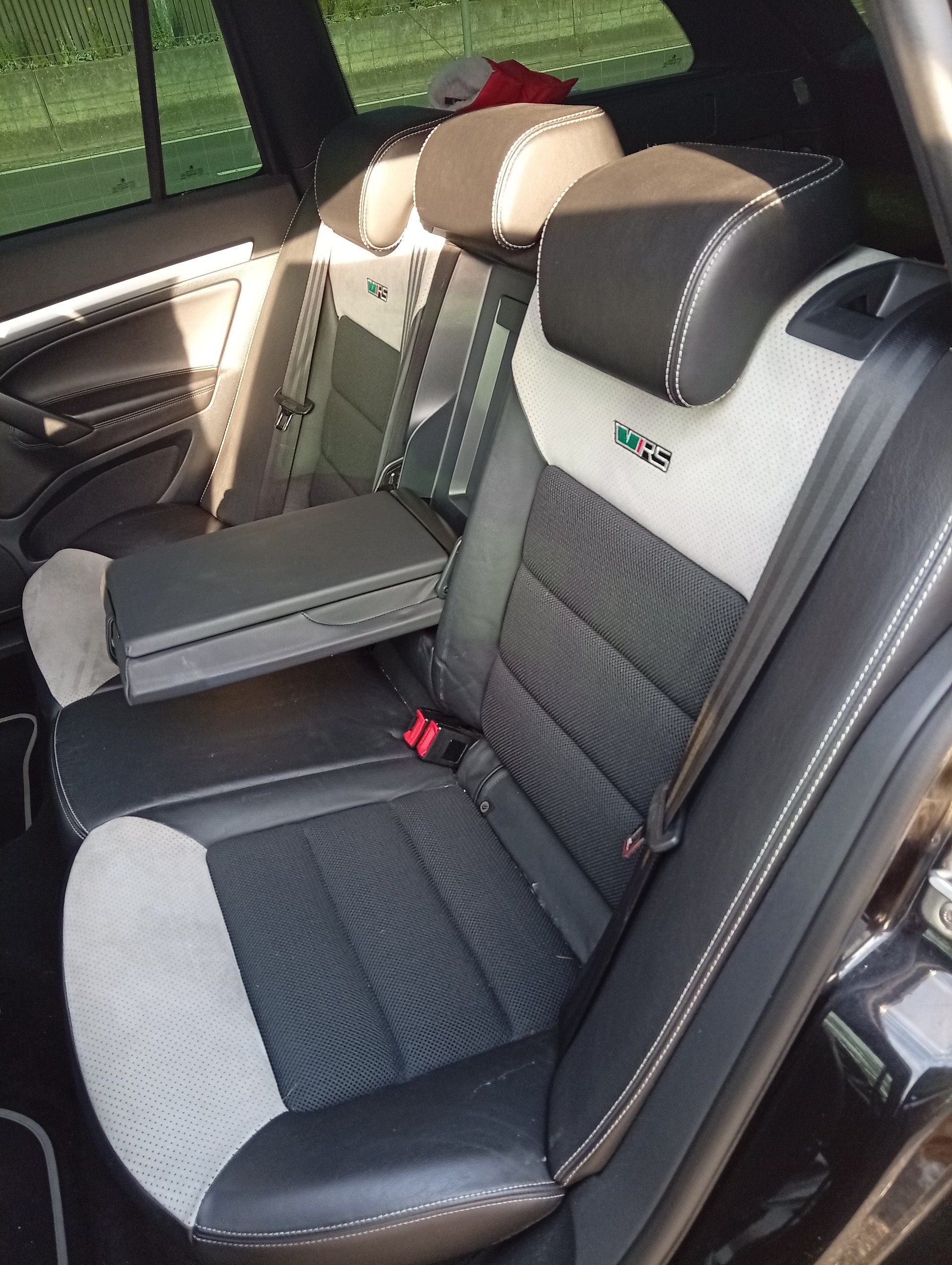 SKODA Octavia Combi 2.0 TSI RS-image-13