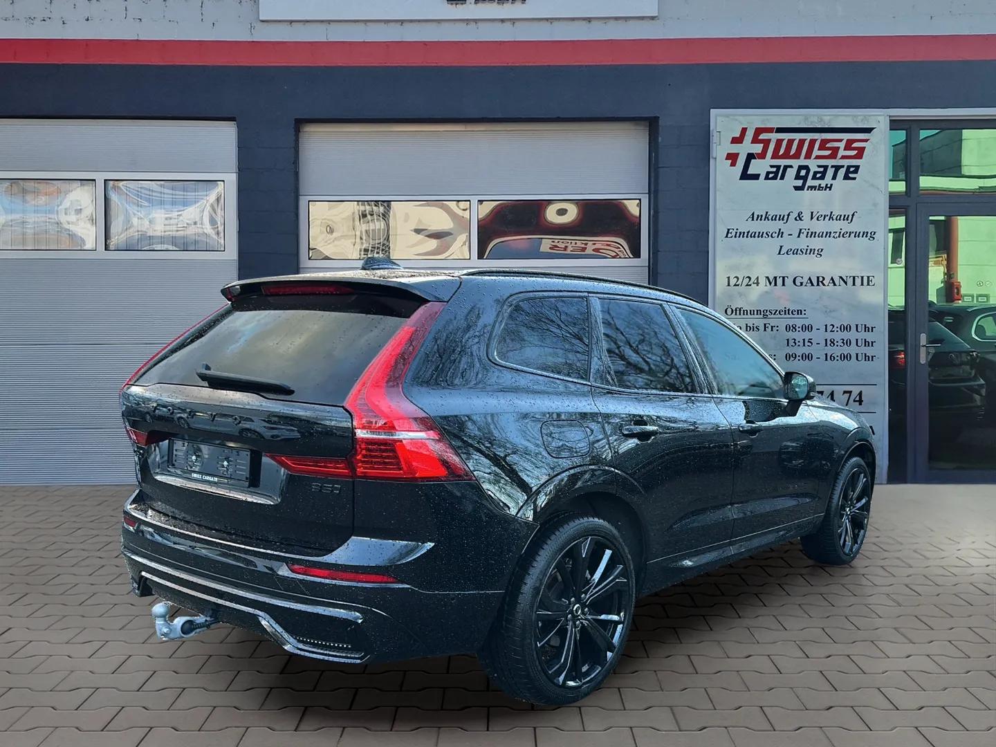 VOLVO XC60 B5 Benzin Mild Hybrid AWD Ultra Dark Geartronic mit AHK & Panoramadach & 5J Werksgarantie oder bis 200000km-image-7