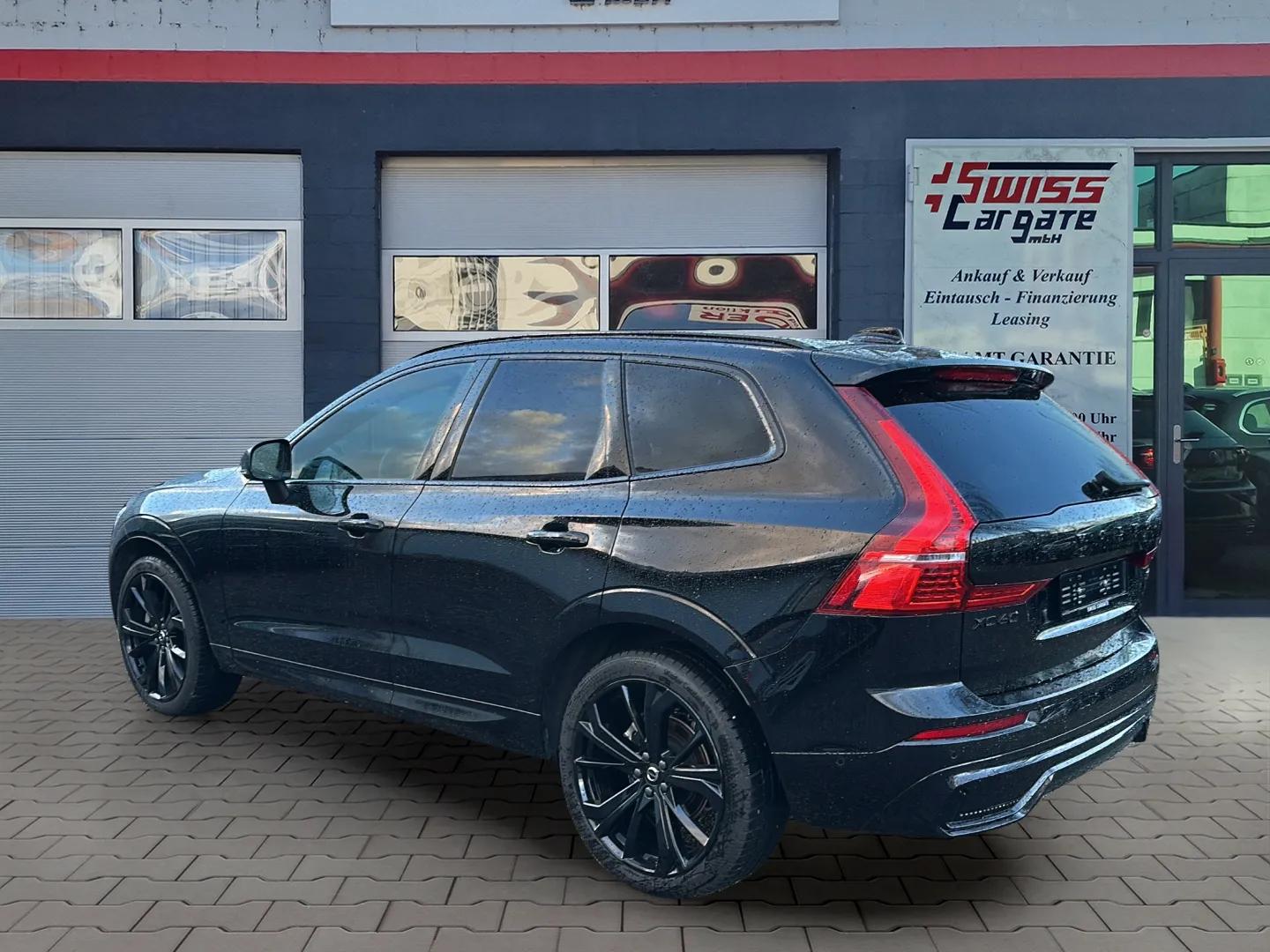 VOLVO XC60 B5 Benzin Mild Hybrid AWD Ultra Dark Geartronic mit AHK & Panoramadach & 5J Werksgarantie oder bis 200000km-image-5