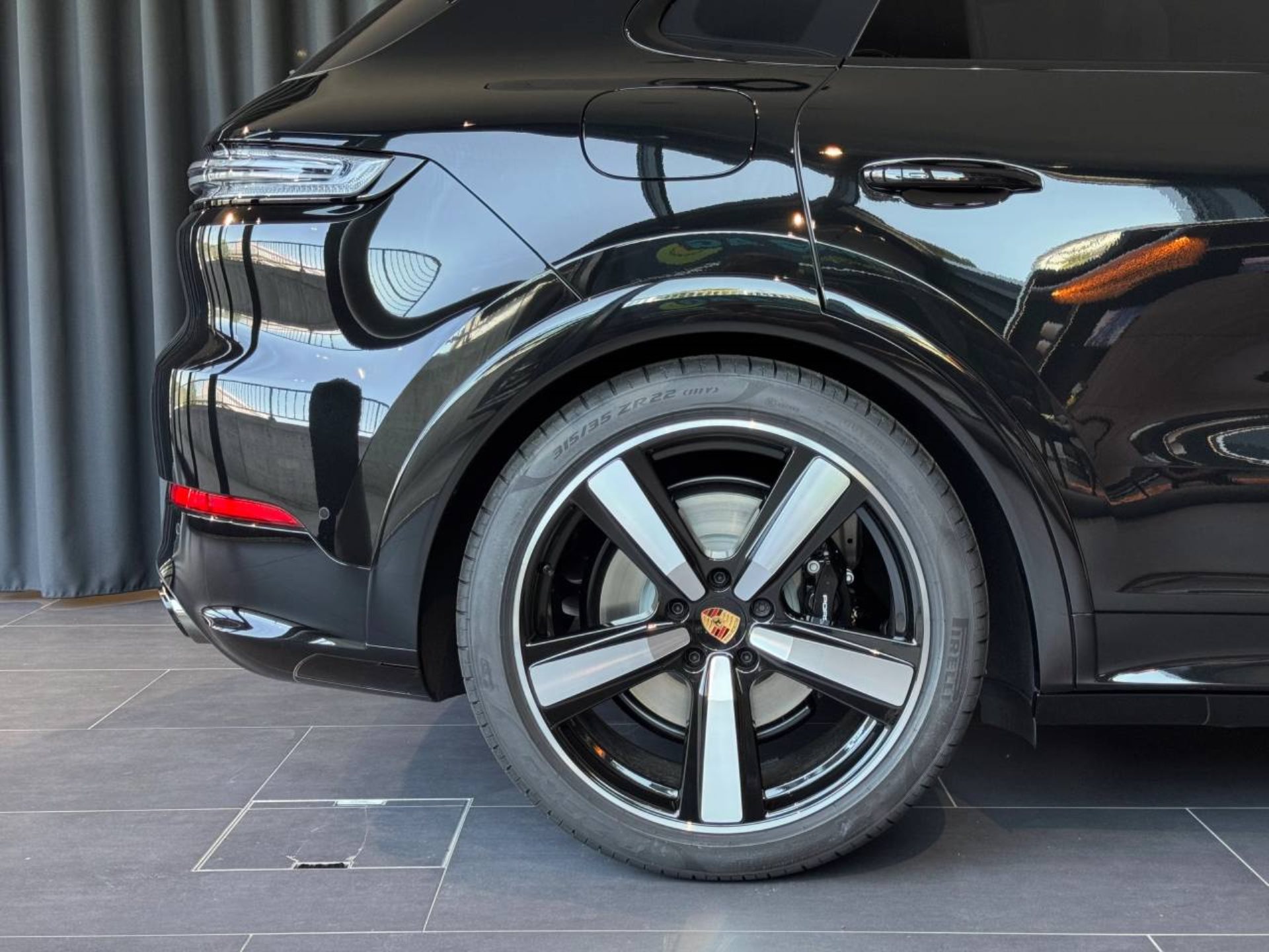PORSCHE Cayenne GTS-image-11