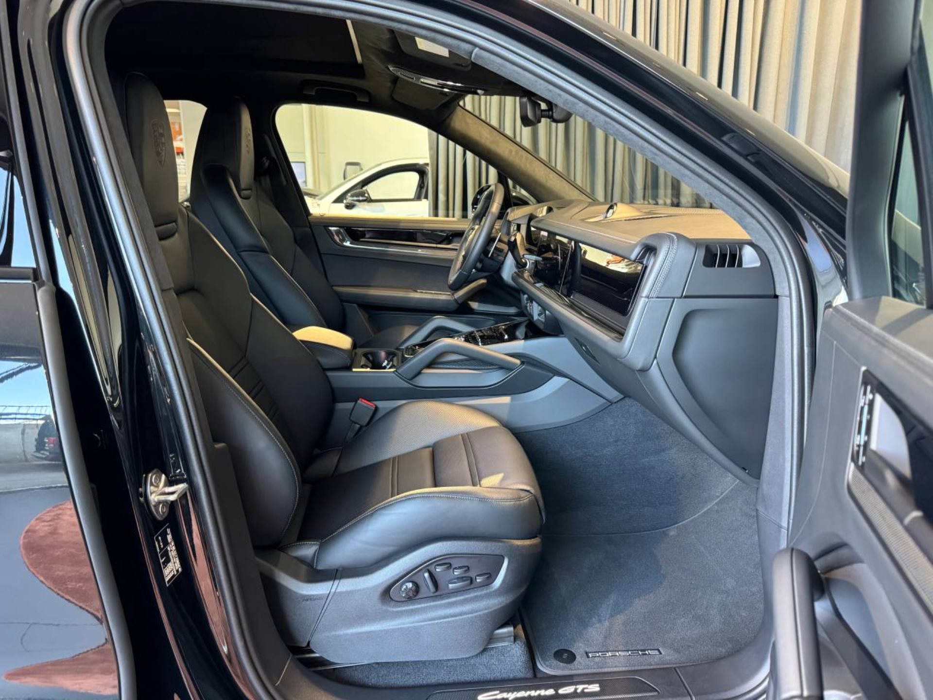 PORSCHE Cayenne GTS-image-20