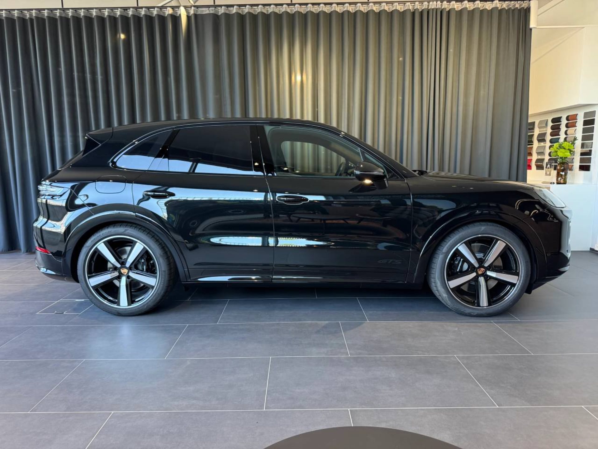 PORSCHE Cayenne GTS-image-5