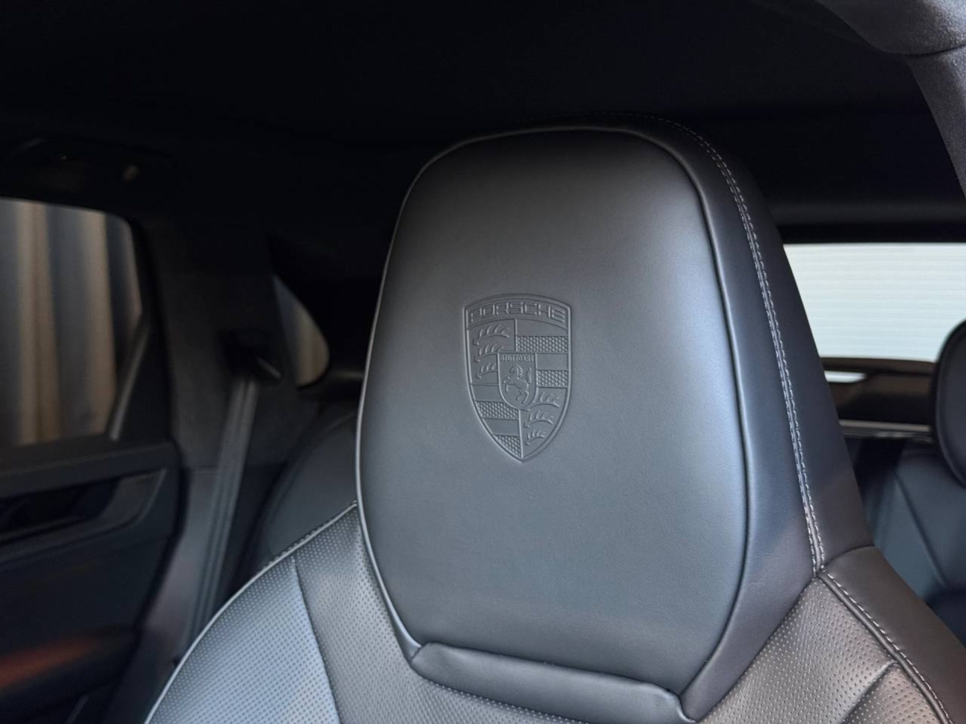 PORSCHE Cayenne GTS-image-25