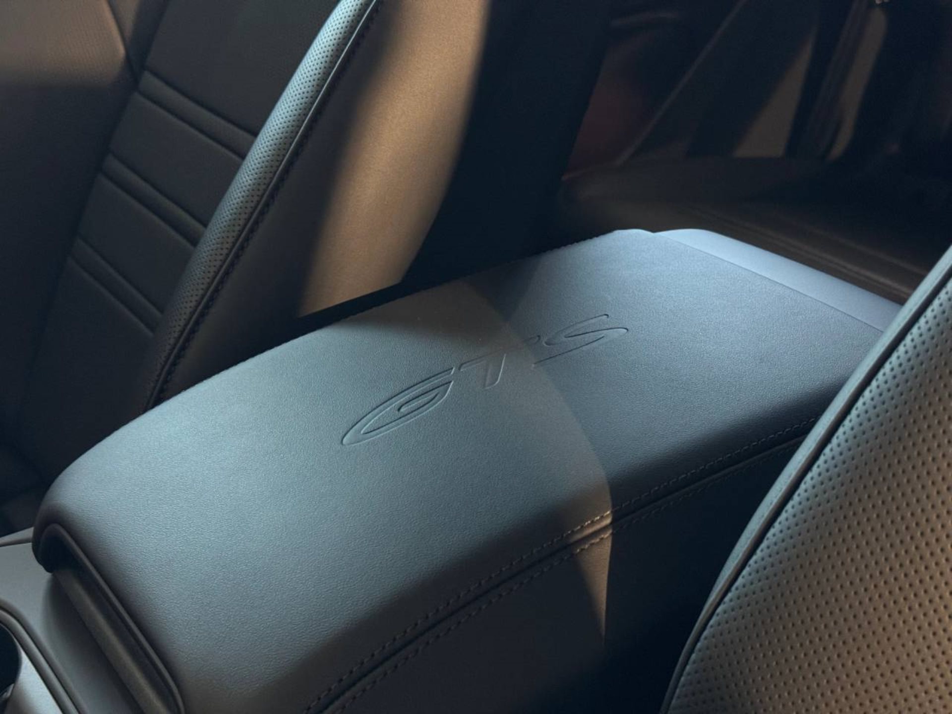 PORSCHE Cayenne GTS-image-35