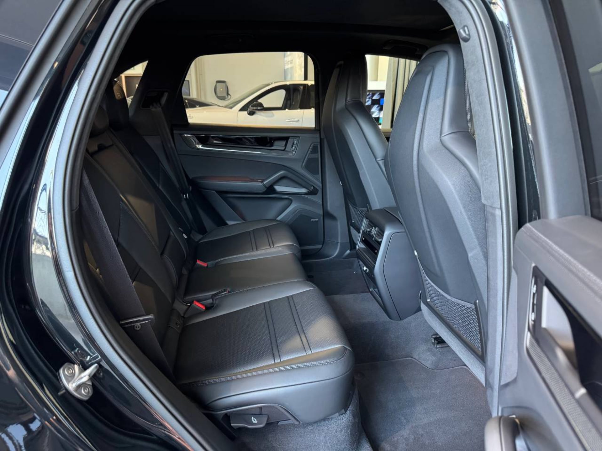 PORSCHE Cayenne GTS-image-26