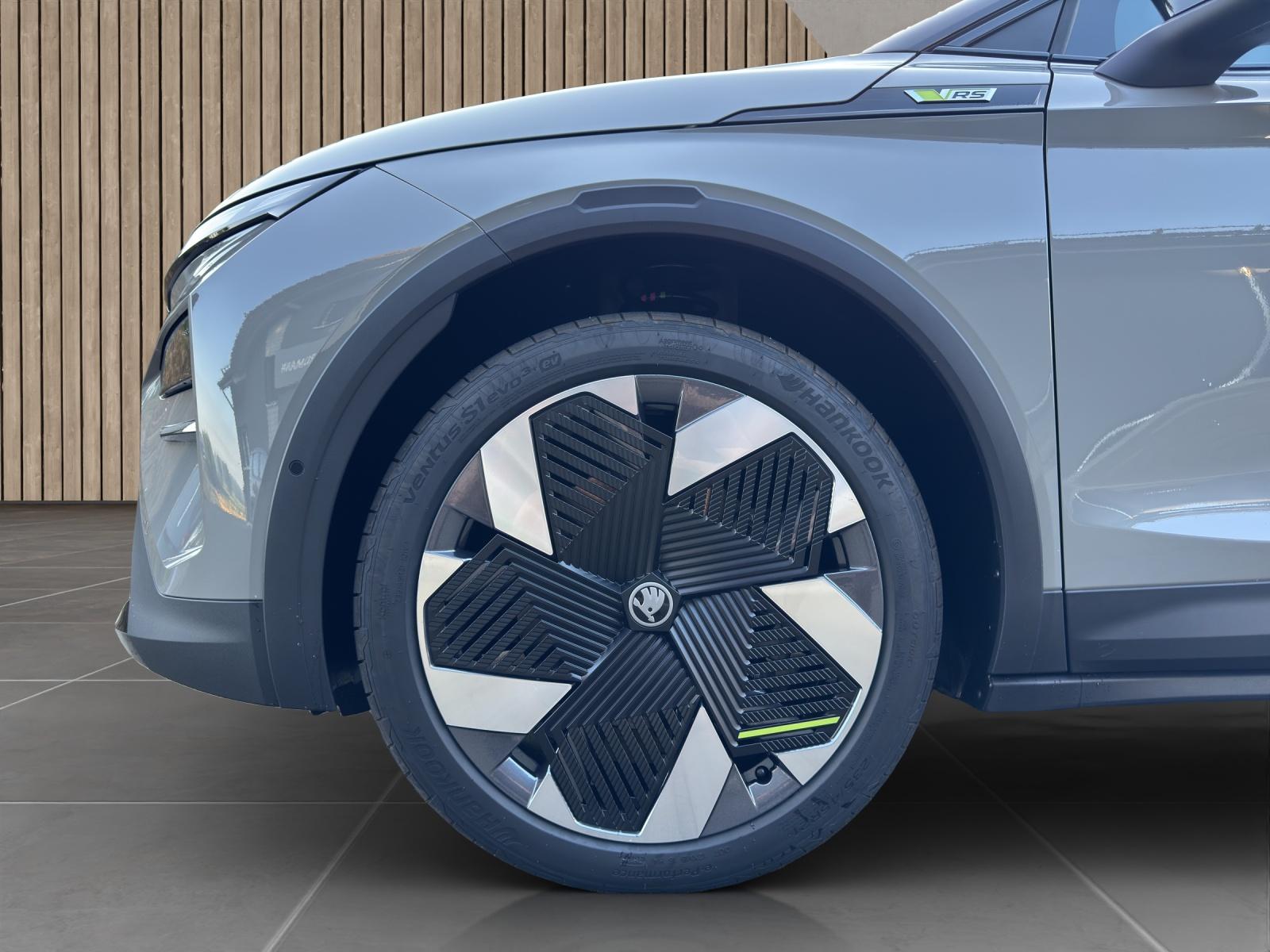 SKODA Elroq RS 84kWh 4x4-image-8