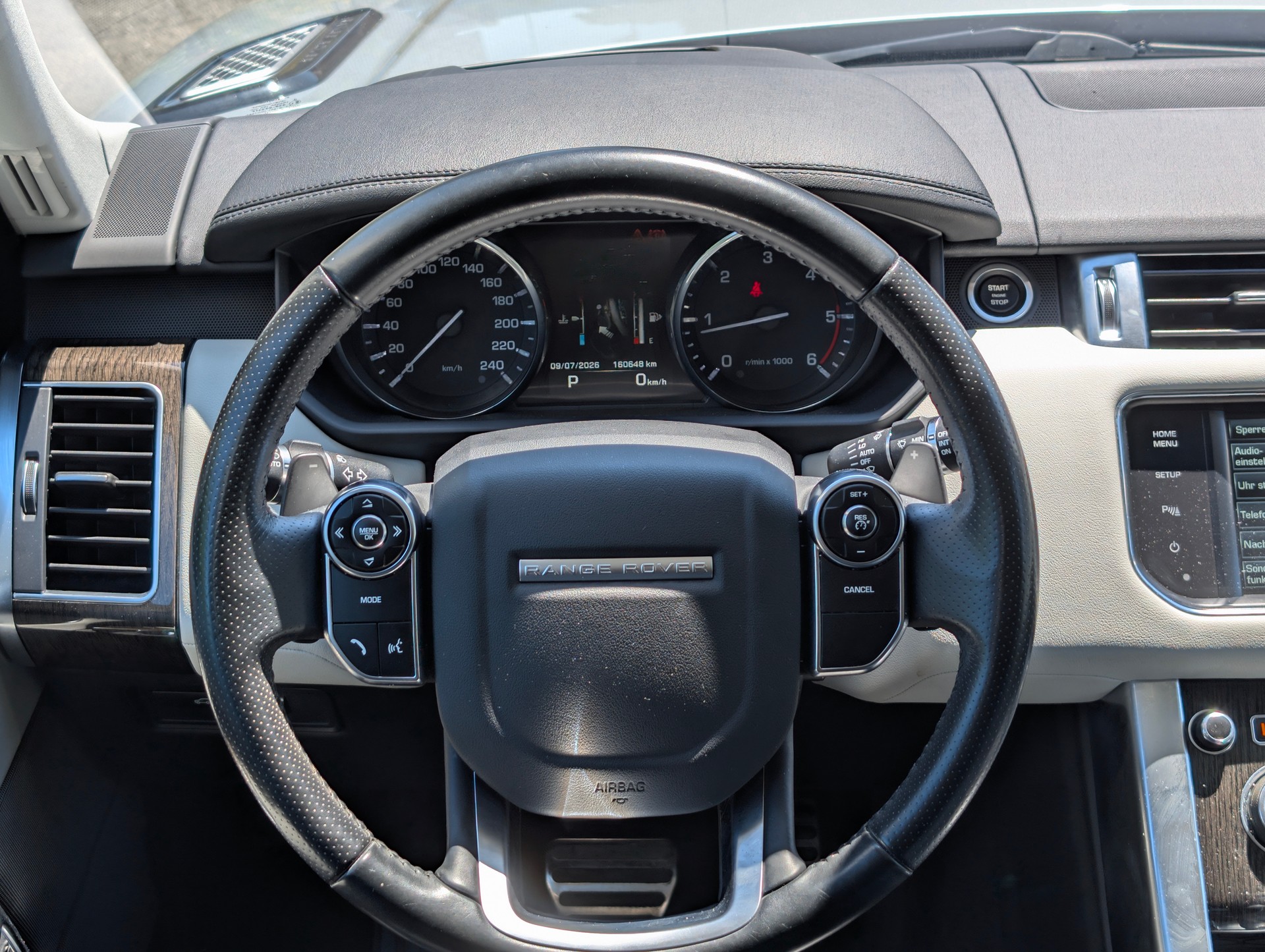 LAND ROVER 3.0 SDV6 HSE Dynamic-image-5