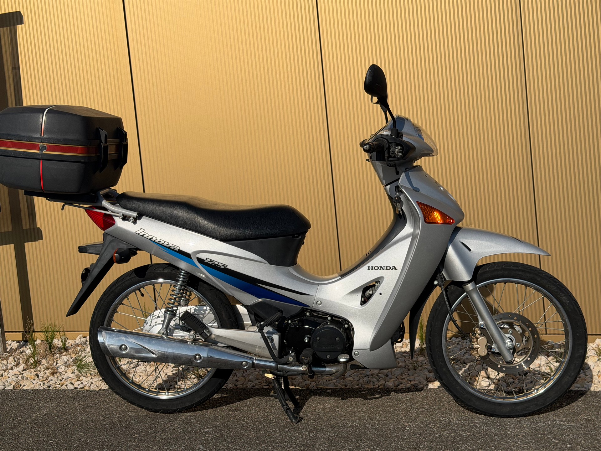 HONDA ANF 125 INNOVA-showroom-element-3