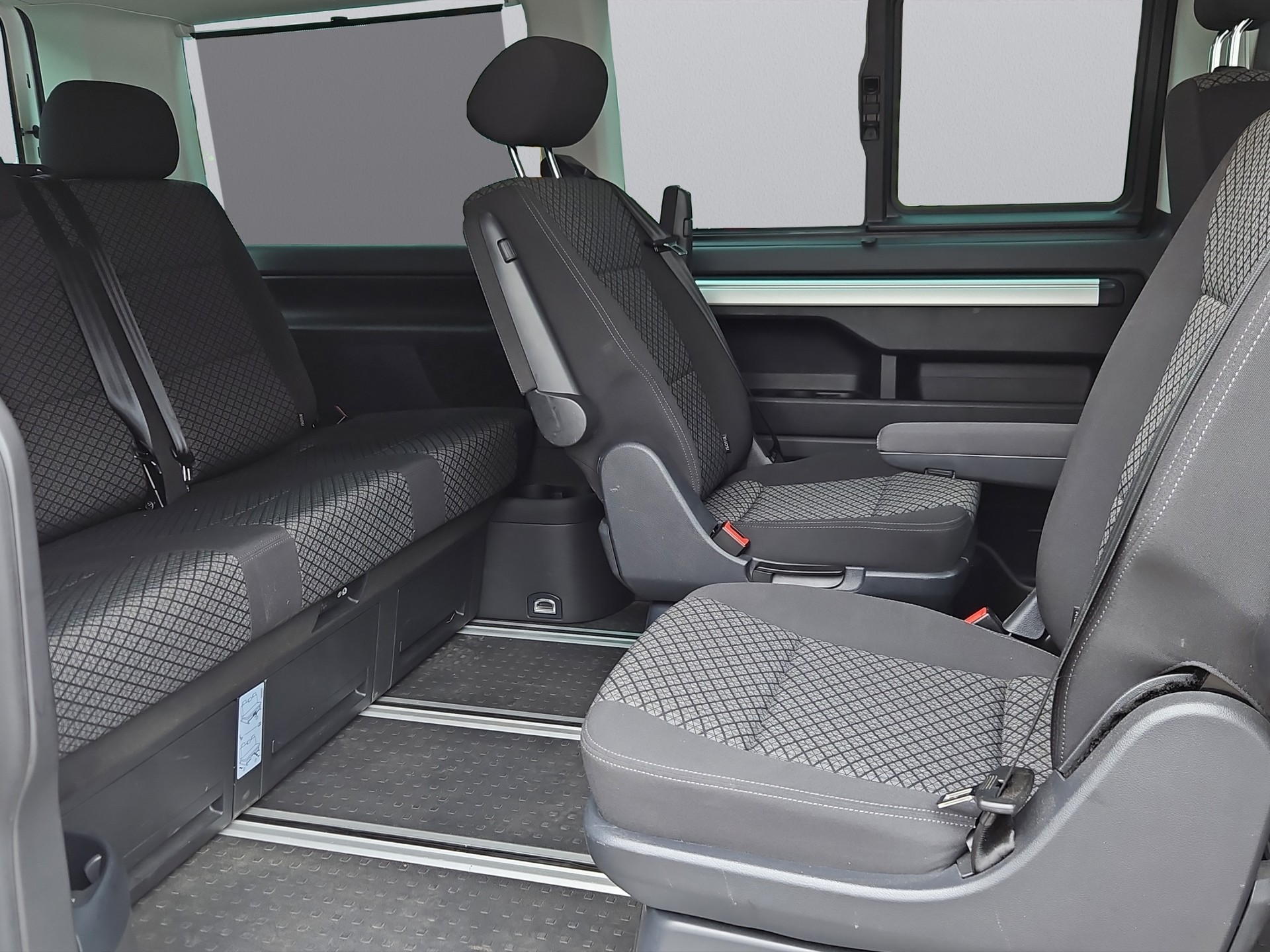 VW T6.1 Multivan 2.0 TDI Trendline Liberty 4Motion DSG-image-10