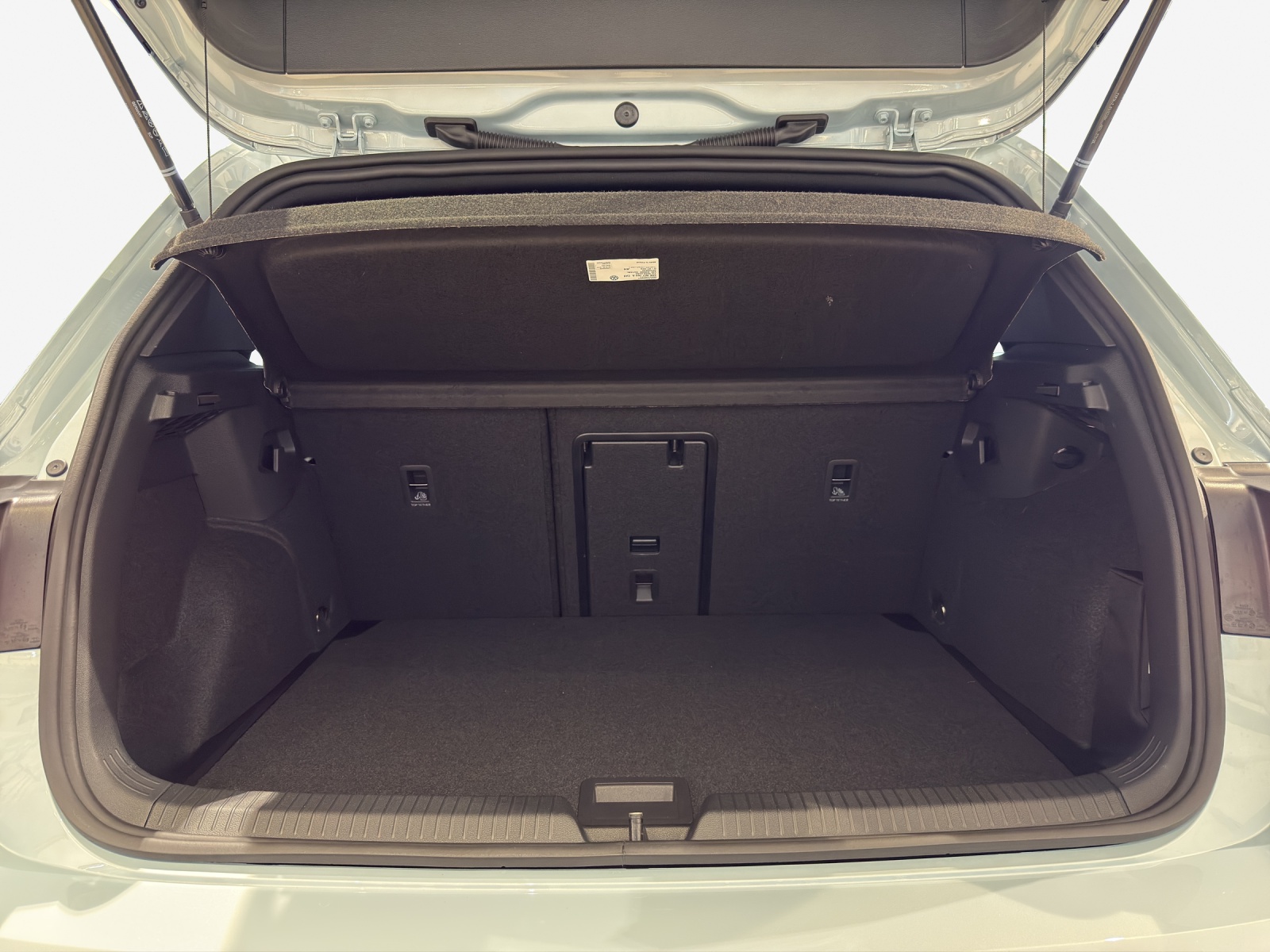 VW Golf 1.5 e TSI mHEV R-Line DSG-image-12