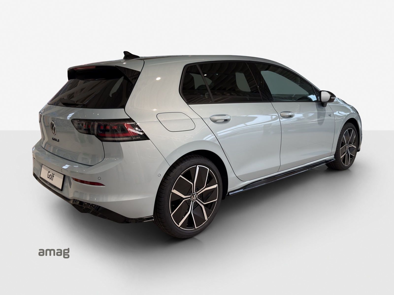 VW Golf 1.5 e TSI mHEV R-Line DSG-image-4