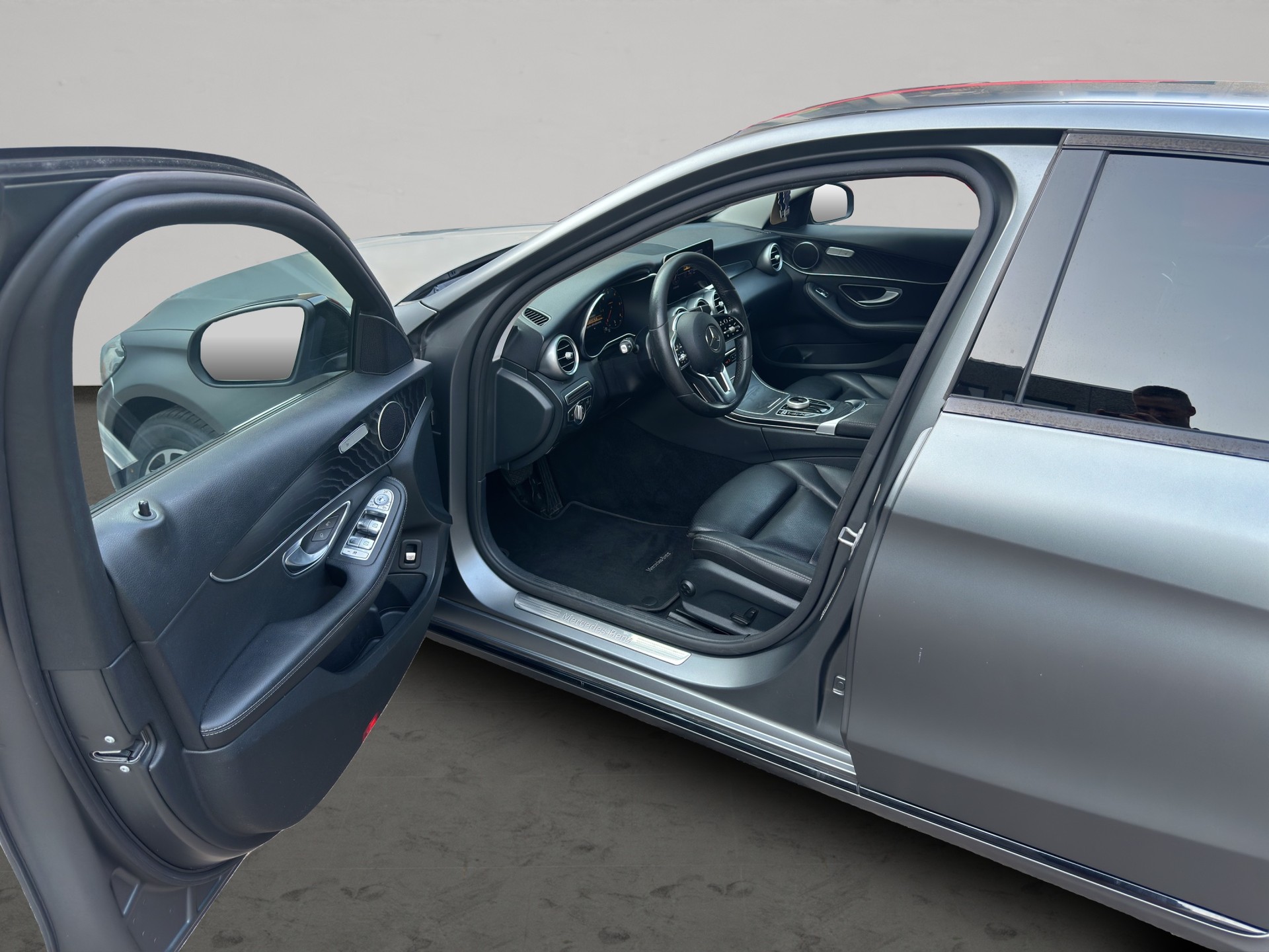 MERCEDES-BENZ C 220 d Avantgarde 9G-Tronic-image-4