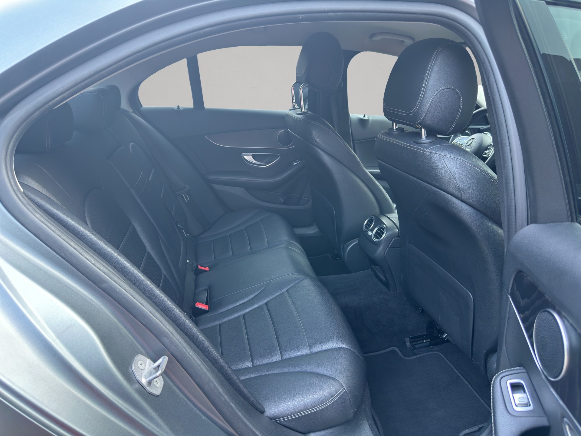 MERCEDES-BENZ C 220 d Avantgarde 9G-Tronic-image-13