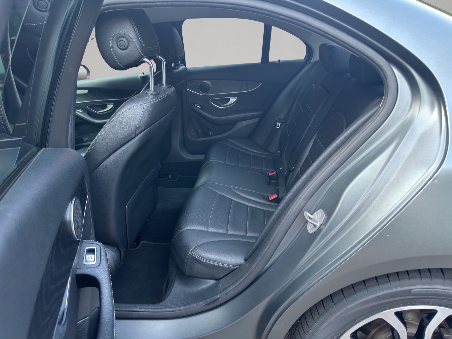 MERCEDES-BENZ C 220 d Avantgarde 9G-Tronic-image-12