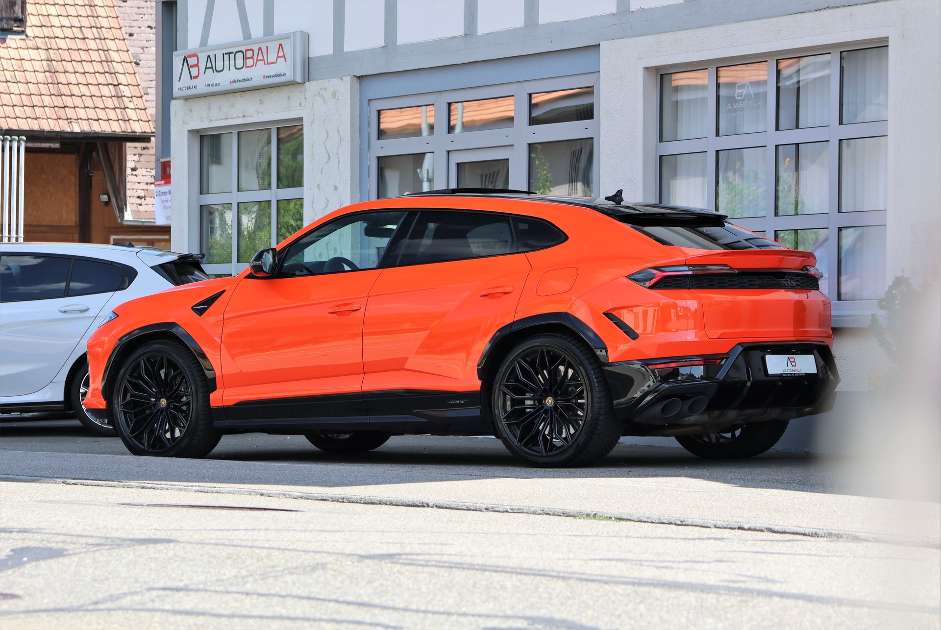 LAMBORGHINI Urus SE *ARANCIAEGON*-image-6