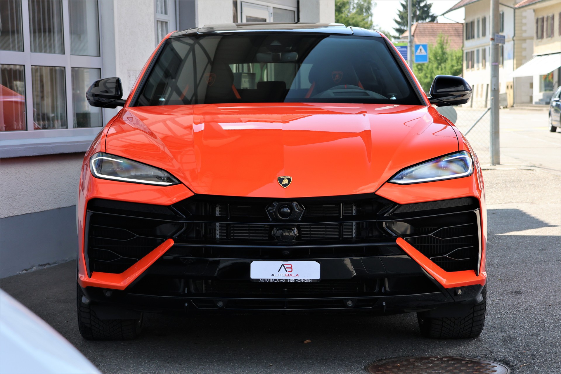 LAMBORGHINI Urus SE *ARANCIAEGON*-image-1