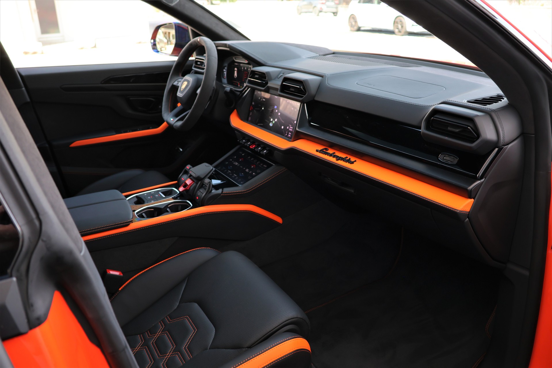 LAMBORGHINI Urus SE *ARANCIAEGON*-image-24