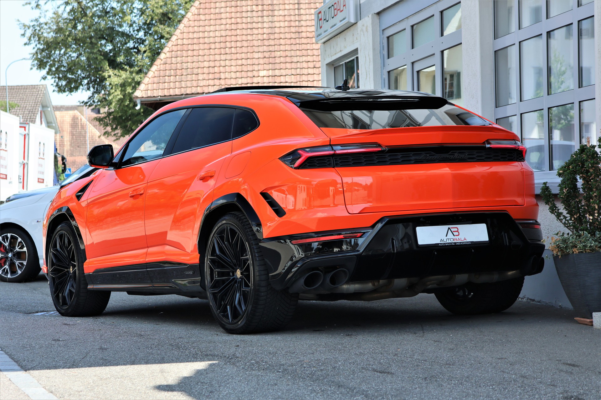 LAMBORGHINI Urus SE *ARANCIAEGON*-image-4