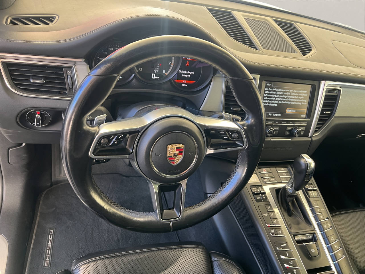 PORSCHE Macan 3.6 V6 Turbo-image-12