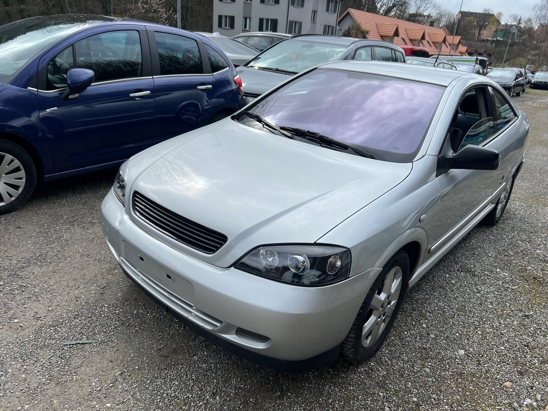 OPEL Astra Coupé 2.2i 16V Edition-image-2