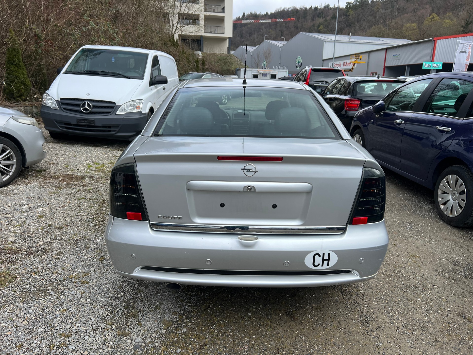 OPEL Astra Coupé 2.2i 16V Edition-image-3
