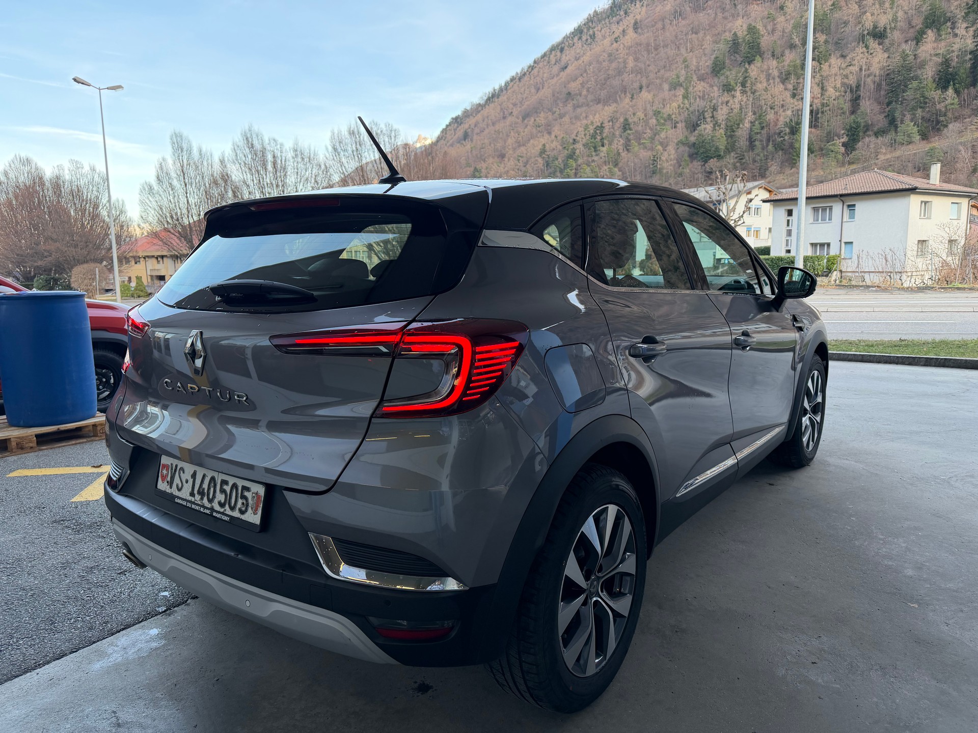 RENAULT Captur 1.3 TCe Intens-image-2