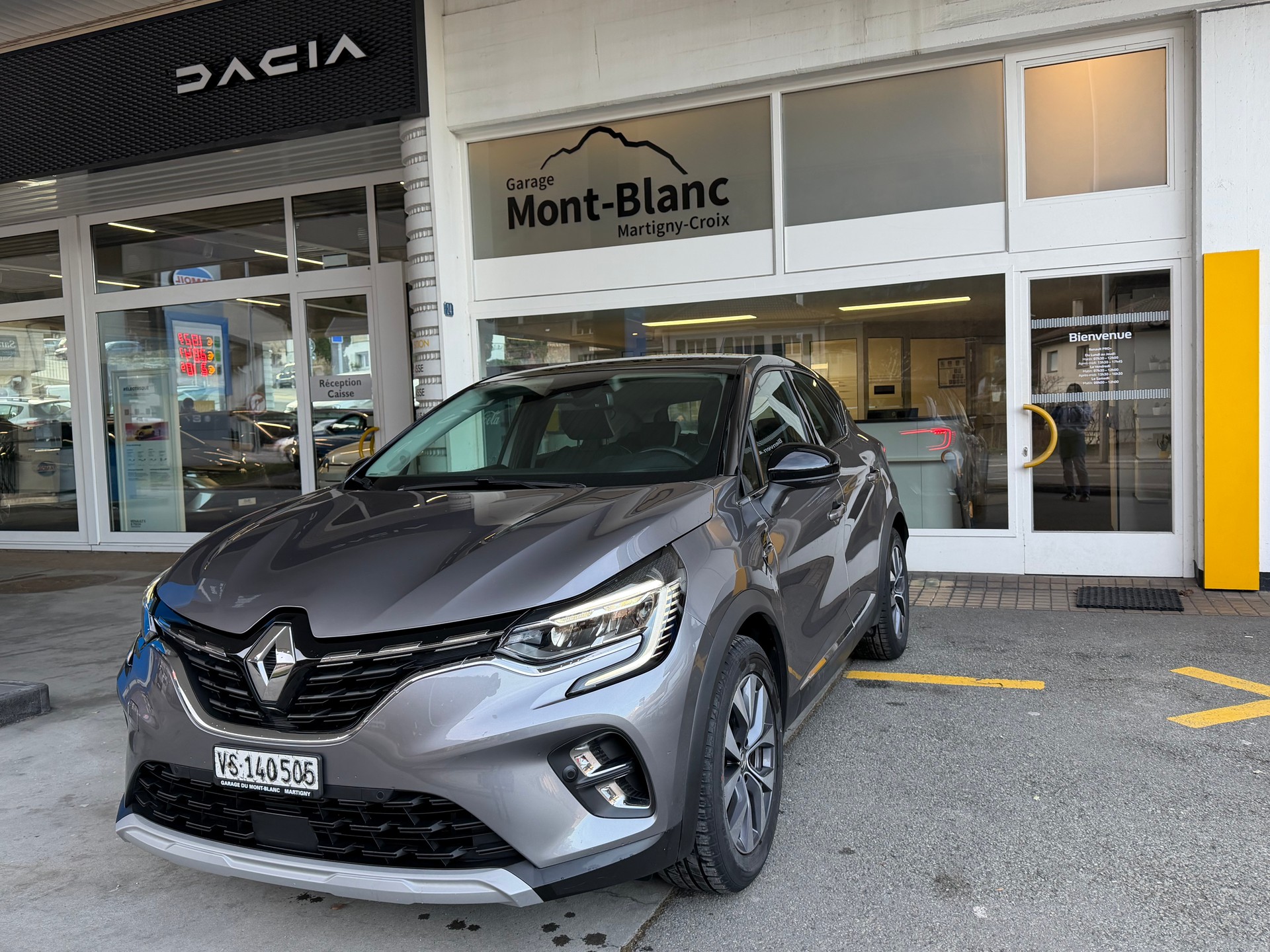 RENAULT Captur 1.3 TCe Intens-image-0