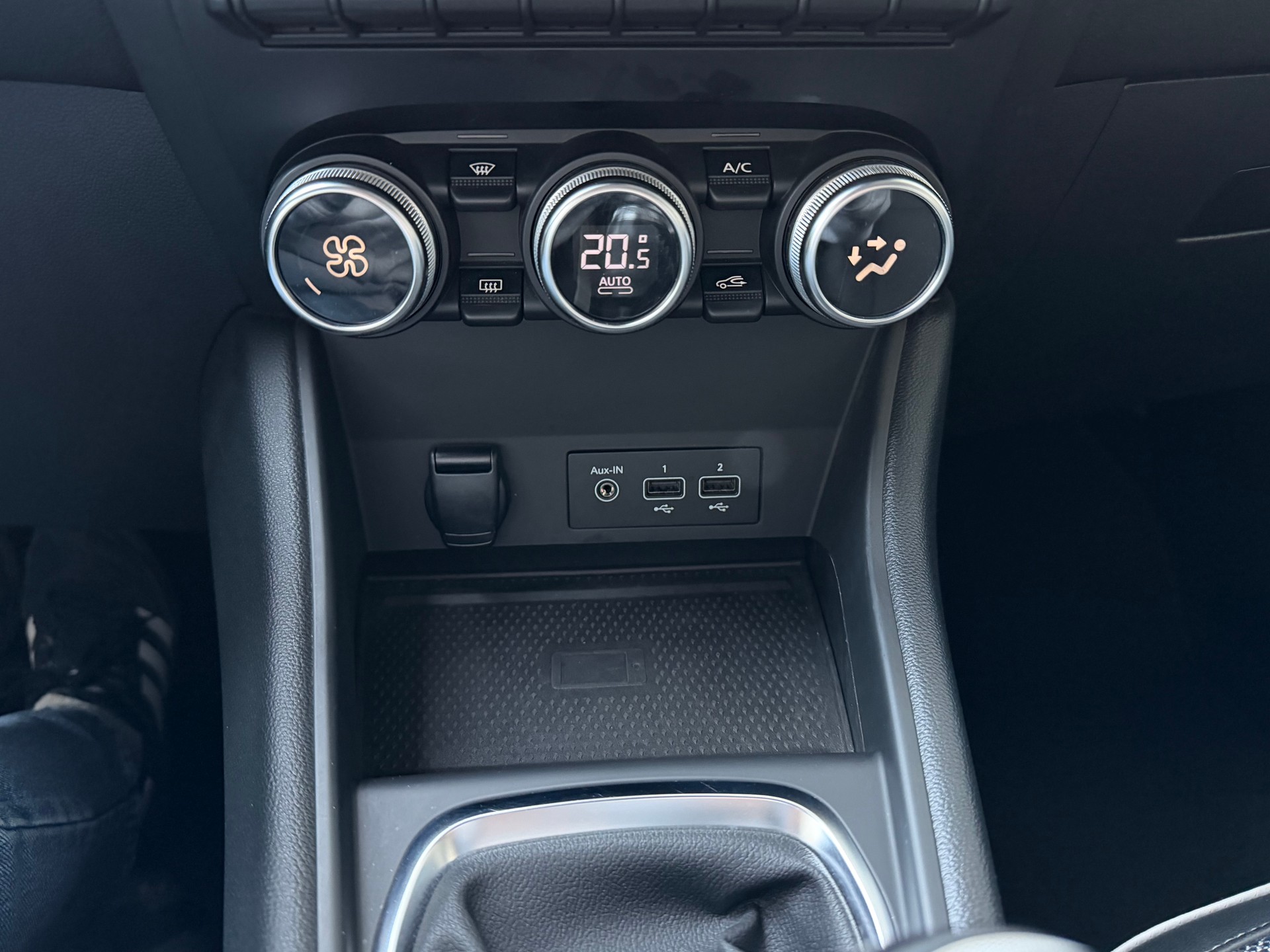 RENAULT Captur 1.3 TCe Intens-image-11