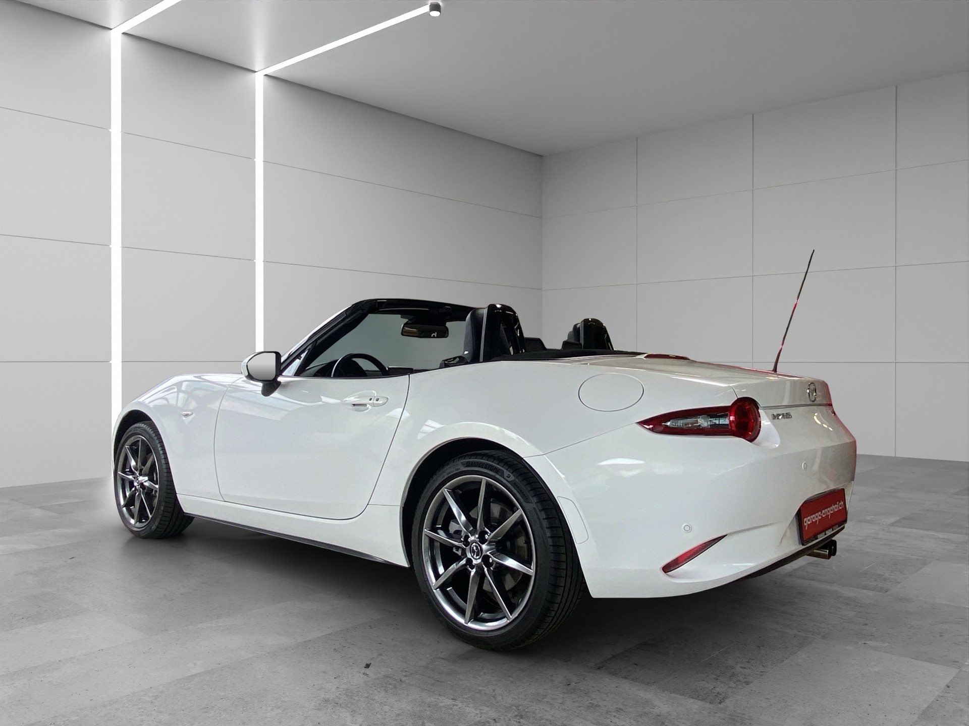 MAZDA MX-5 SKYACTIV-G 160 Revolution-image-3