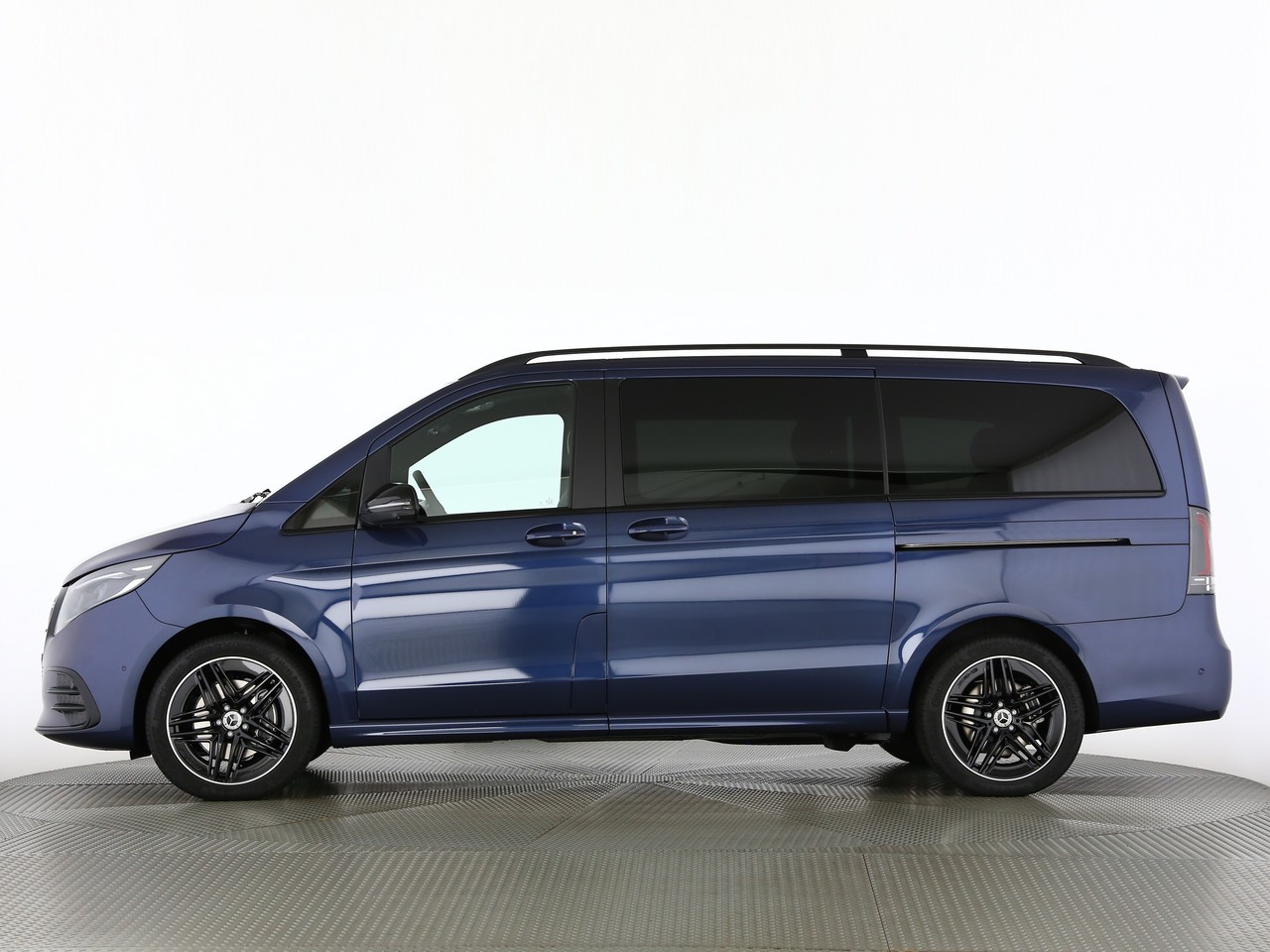 MERCEDES-BENZ V 300 d lang 4Matic Swiss Edition 9G-Tronic-image-1
