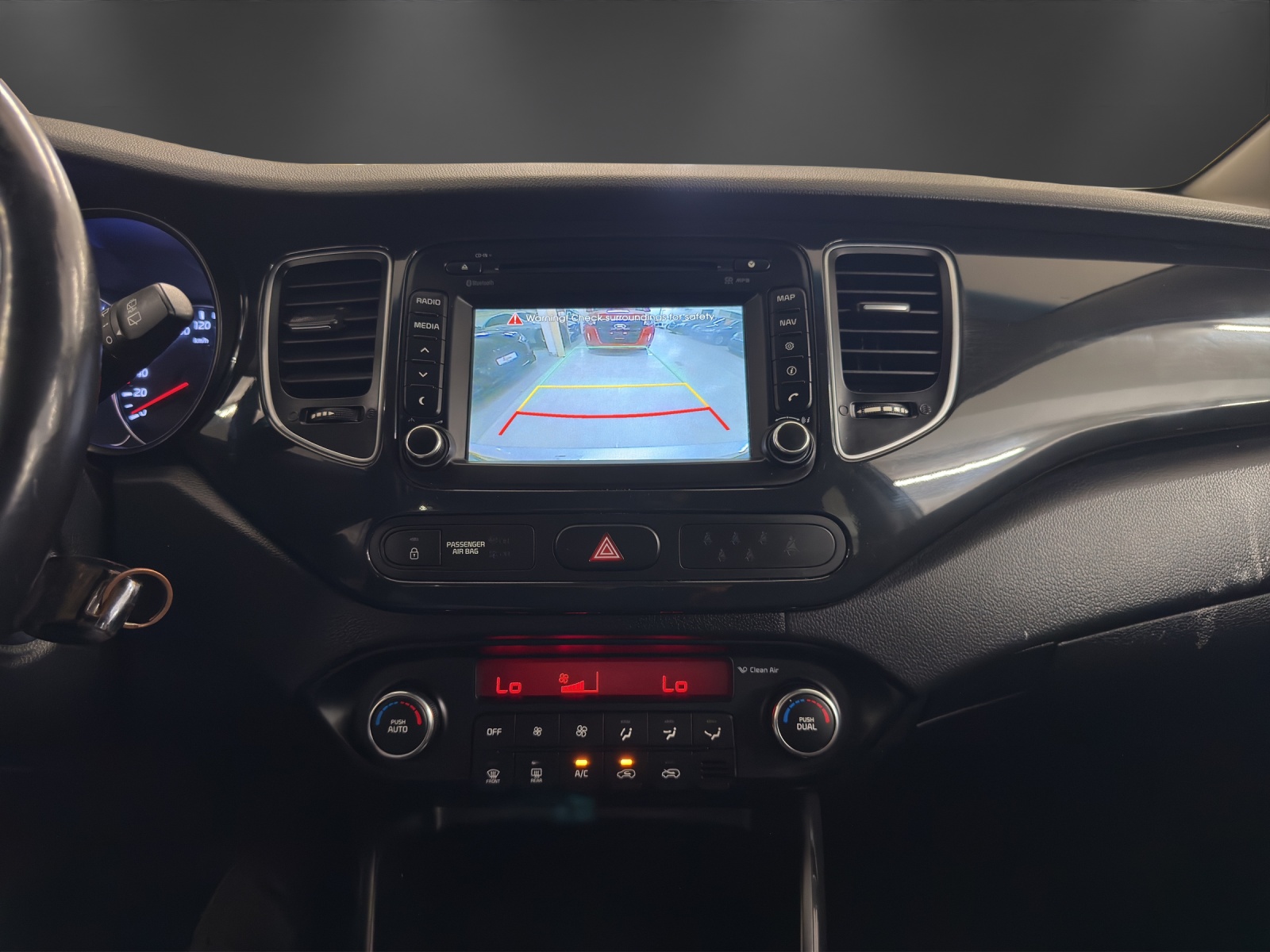 KIA Carens 1.7 CRDi Trend DCT-image-12