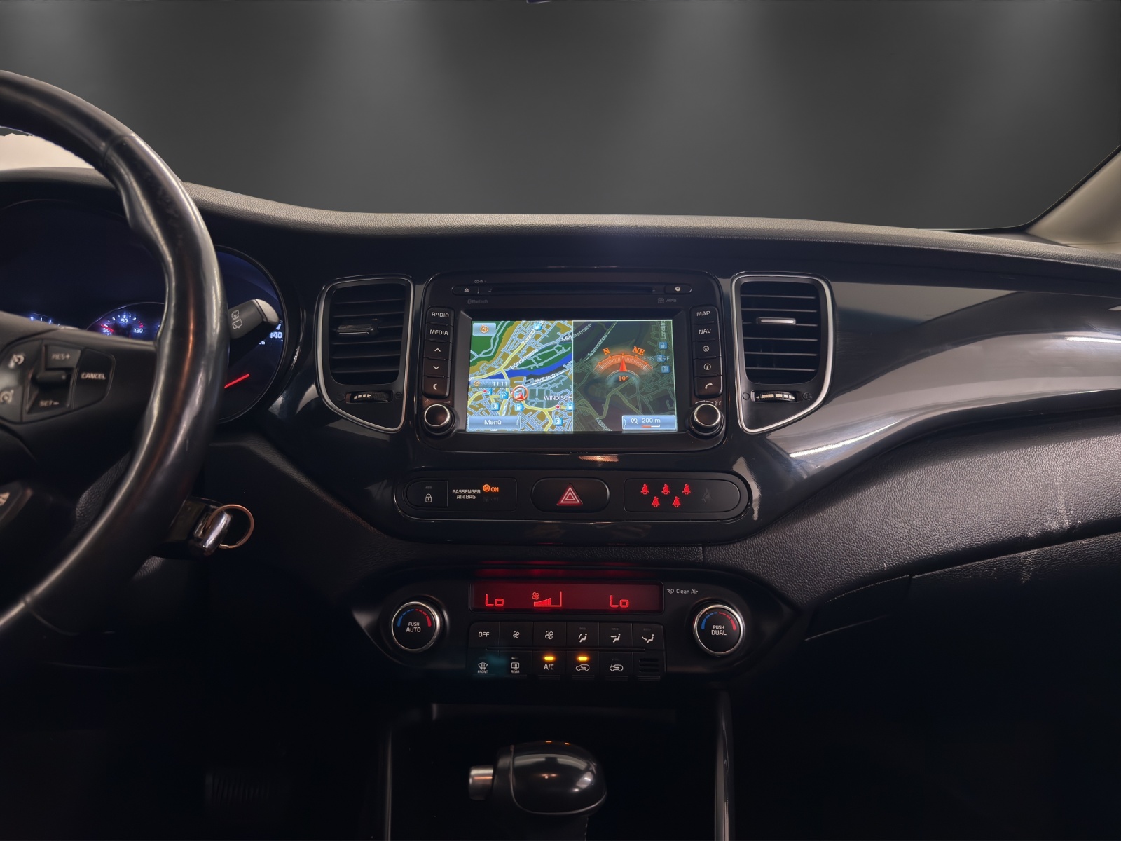 KIA Carens 1.7 CRDi Trend DCT-image-11