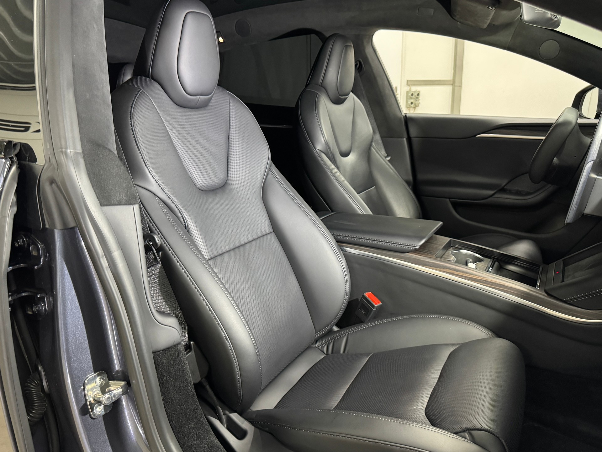 TESLA Model S 100 kWh Palladium Long Range// Autopilot inkl. FSD-image-7