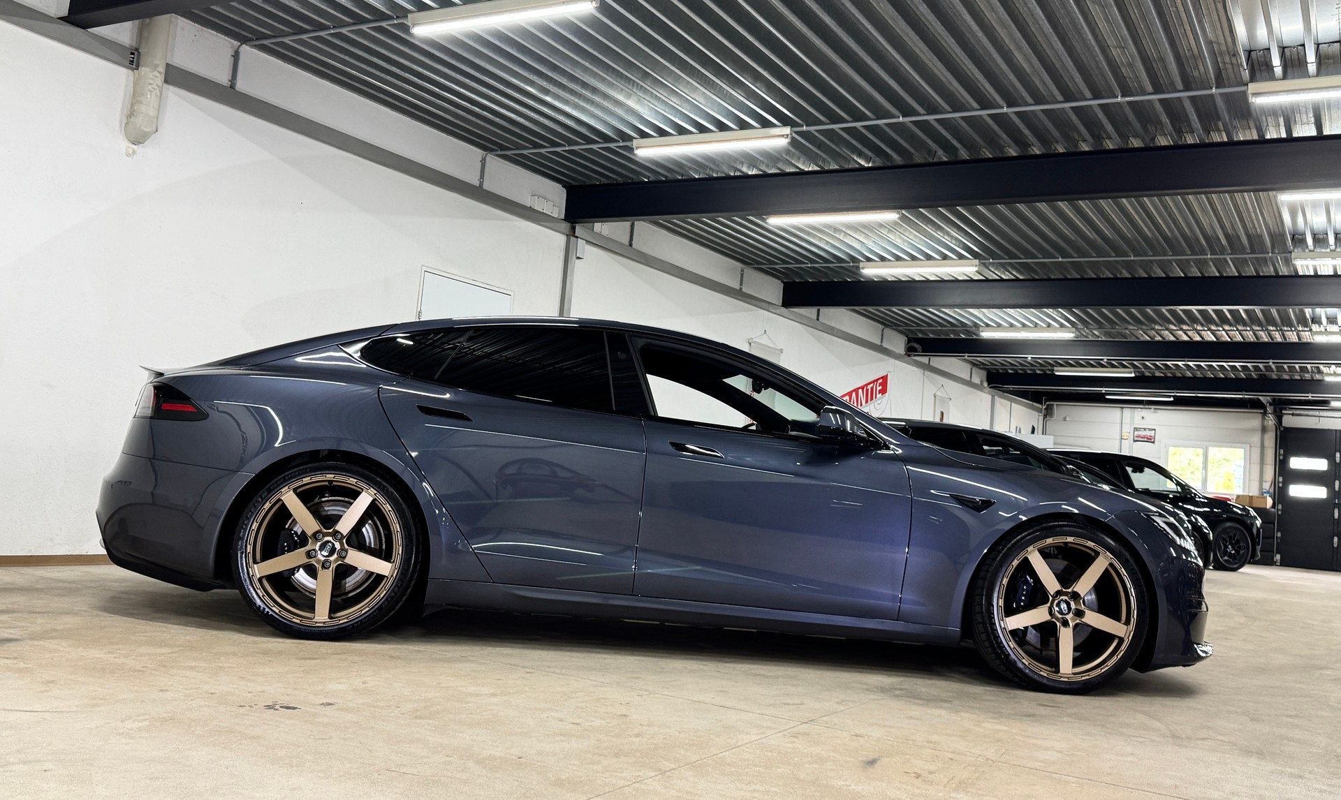 TESLA Model S 100 kWh Palladium Long Range// Autopilot inkl. FSD-image-3