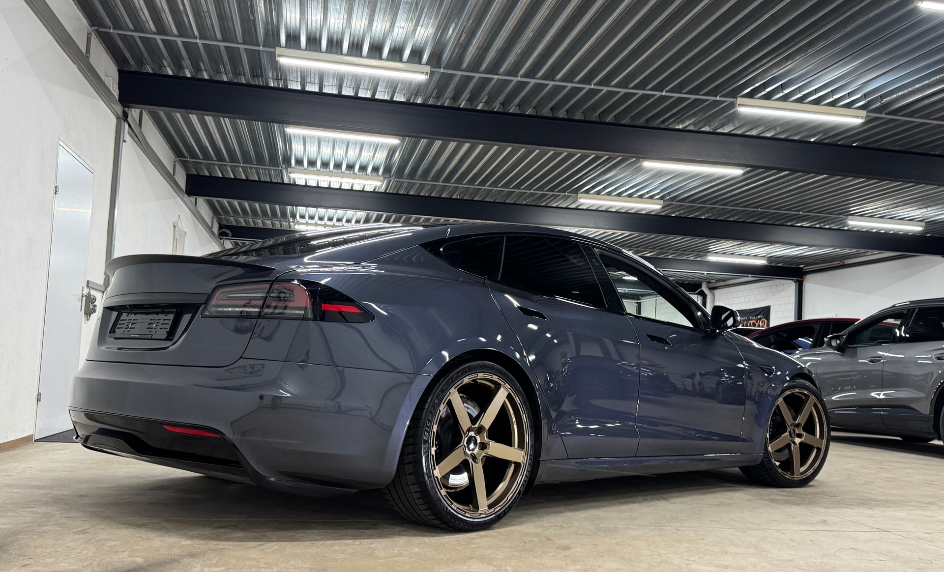 TESLA Model S 100 kWh Palladium Long Range// Autopilot inkl. FSD-image-4