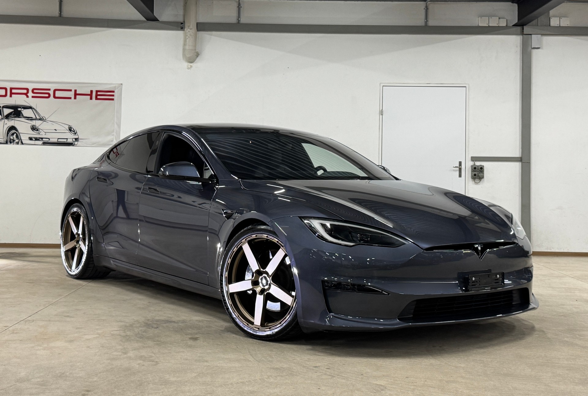 TESLA Model S 100 kWh Palladium Long Range// Autopilot inkl. FSD-image-2