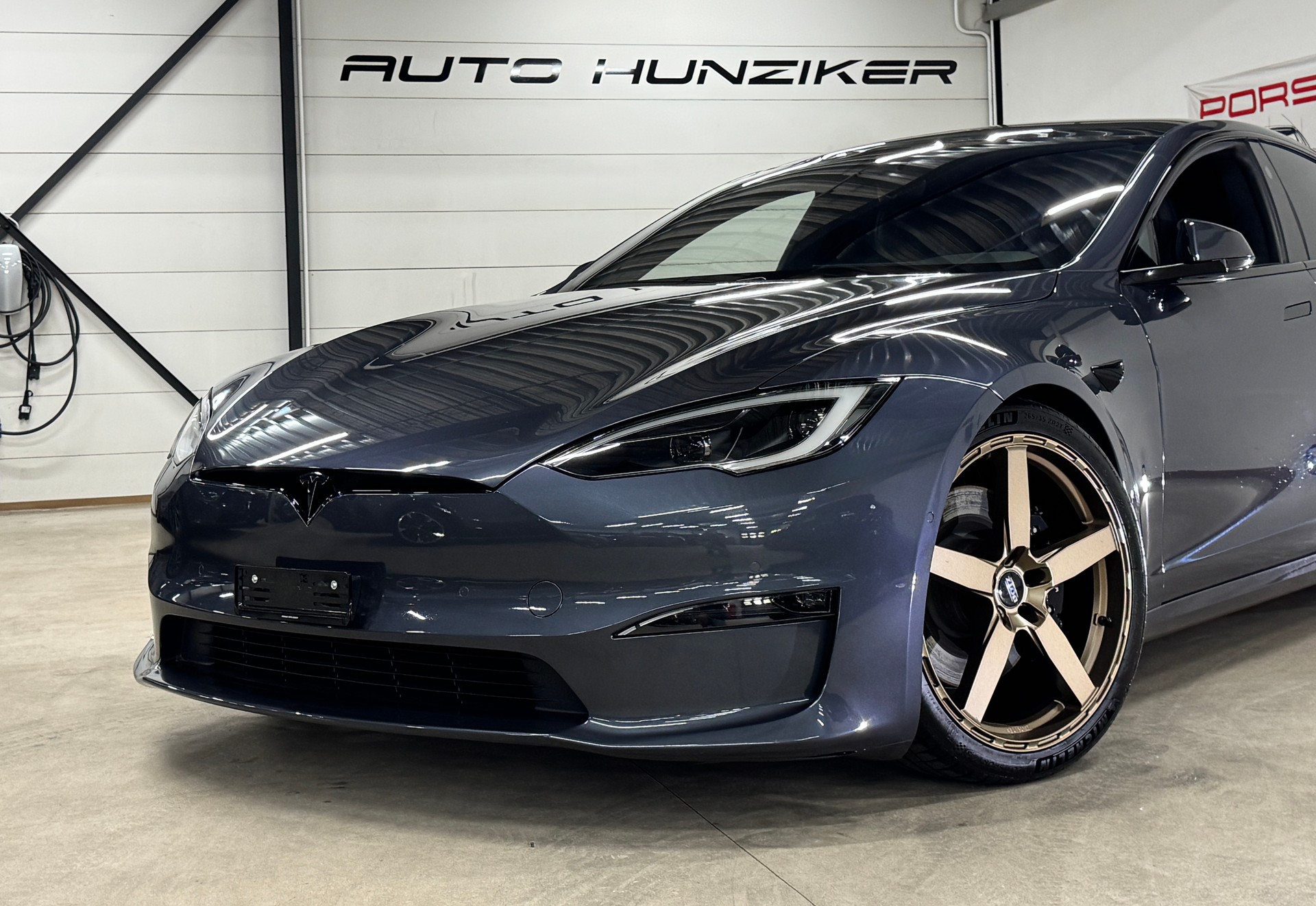 TESLA Model S 100 kWh Palladium Long Range// Autopilot inkl. FSD-image-1