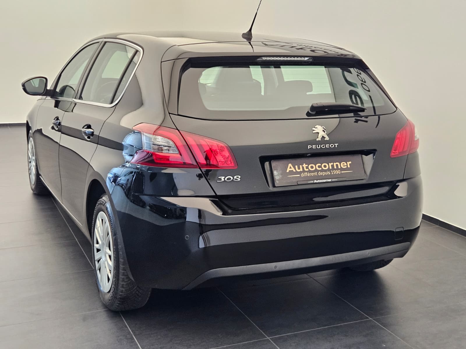 PEUGEOT 308 1.2 Pure Tech Allure-image-7