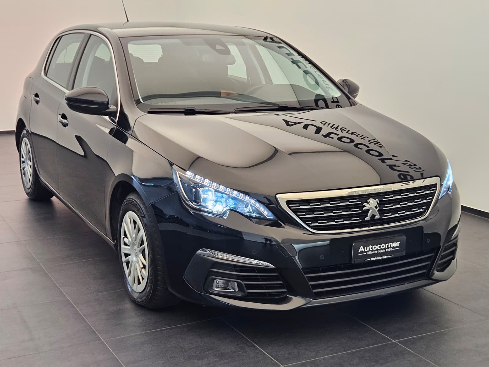 PEUGEOT 308 1.2 Pure Tech Allure-image-3