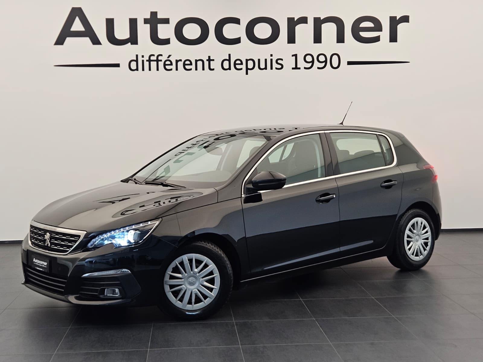 PEUGEOT 308 1.2 Pure Tech Allure-image-0